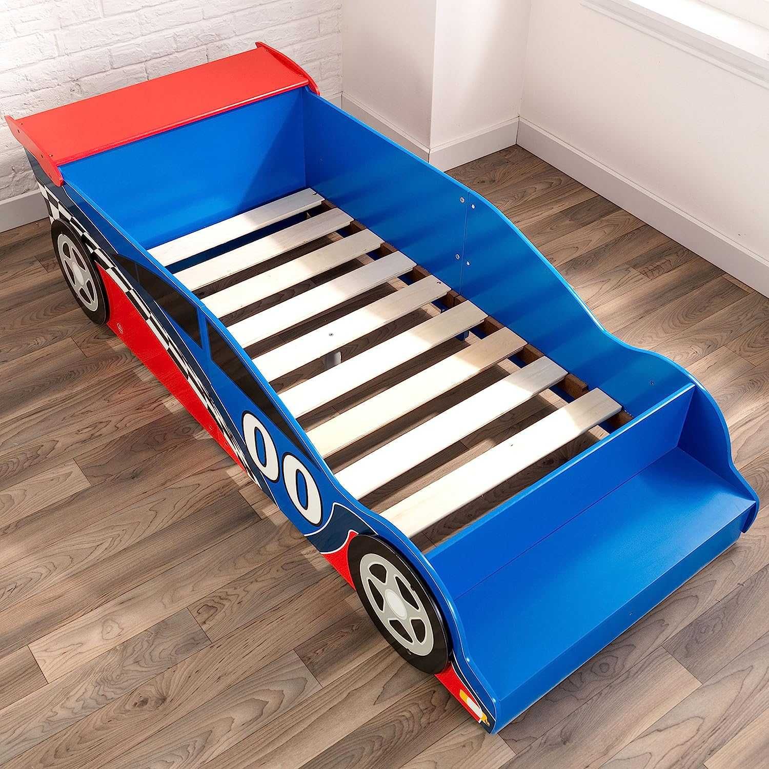 Дървено Детско Легло Кола, Състезателна с Вградено Стъпало RACE