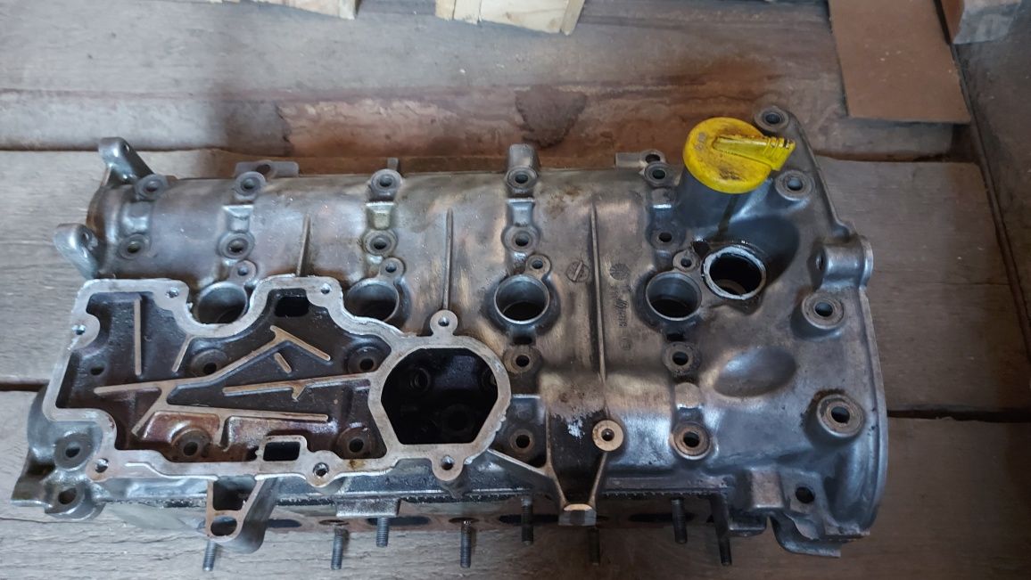 Продам  головку F4R  на рено дастер 2л. с VVTi