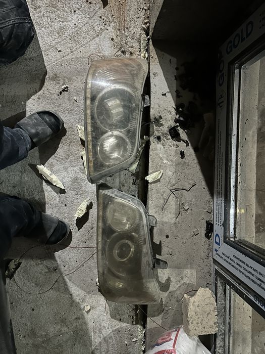 Тойота хайландер фары