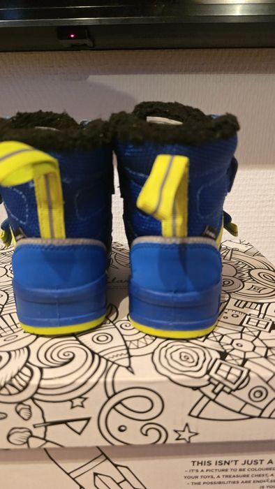 Детски ботуши Clark's 24 номер с подарък пантофи Marvel 25 номер