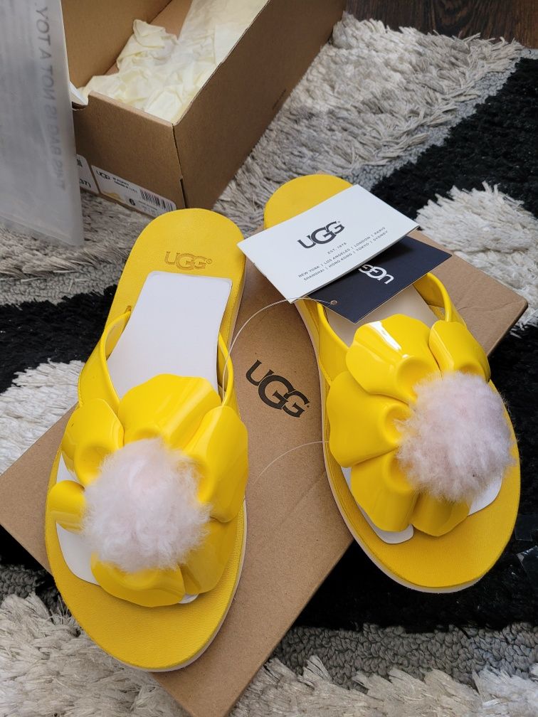 Slapi noi UGG nr.37