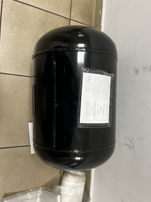ЧИСТО НОВА Газова бутилка 35 л