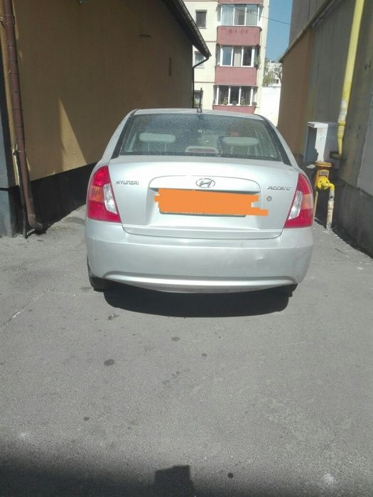 Dezmembrez hyundai accent
