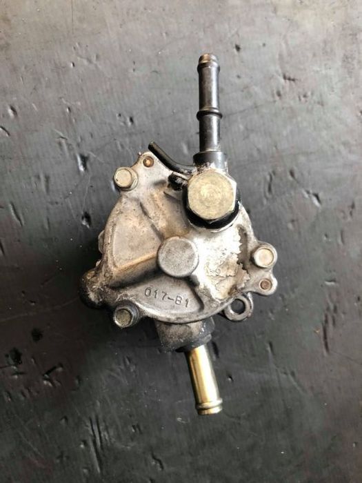 pompa vaccum  toyota corolla 2.0 d 2001-2007