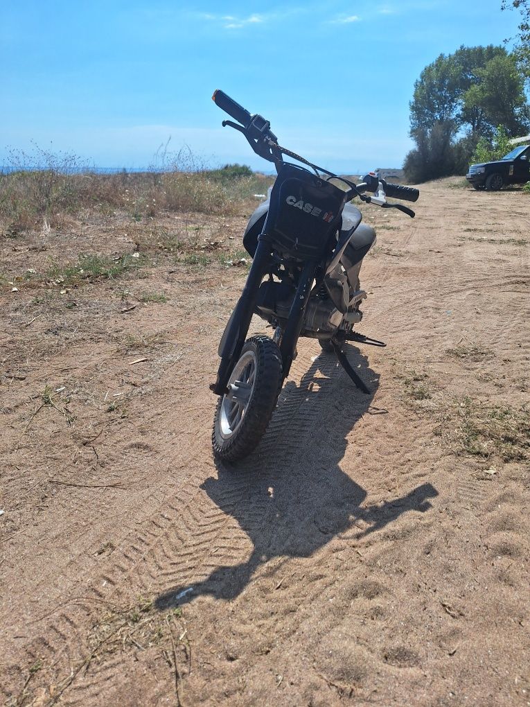 Продавам мини моторче - pocket bike 50cc.