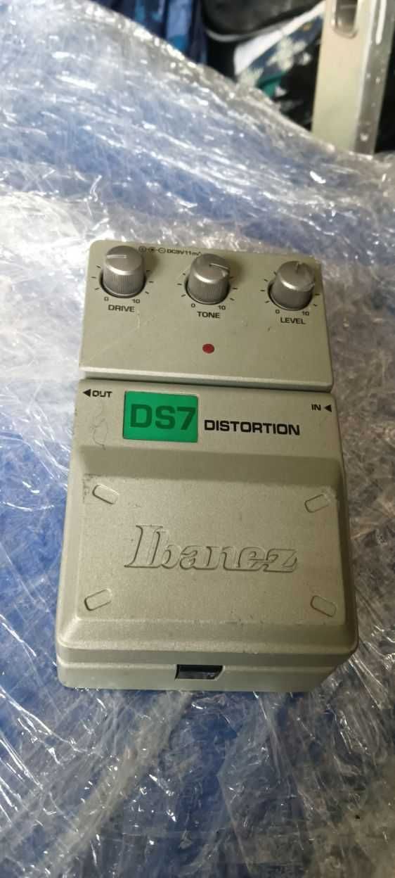 Ефект, ПЕДАЛ и ПРОЦЕСОР за китара -Distortion,Delay,Noise Gate, Multi