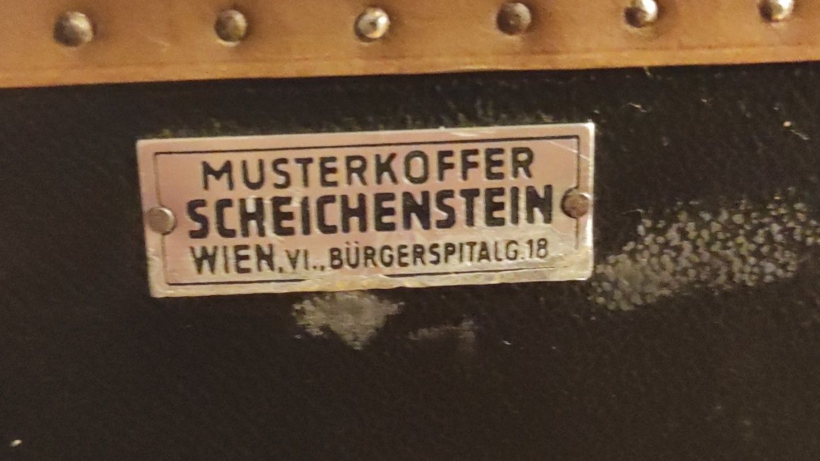 Антикварен Австрийски  куфар