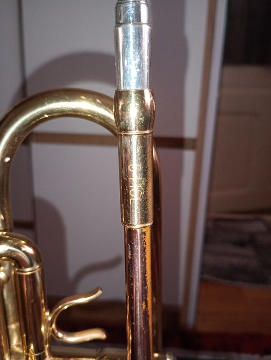 Vând trompetă parrot 6416 L