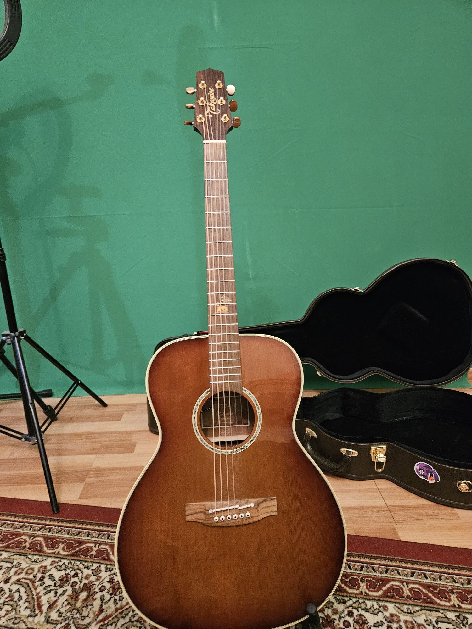 Гитара Takamine TF77PT