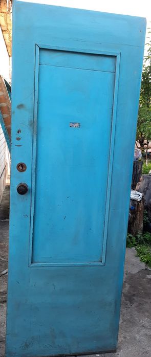 Двери деревянные