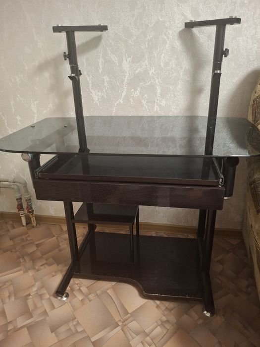 Компьютерный стол стеклянный бу