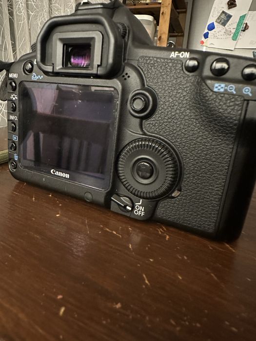 Продам профессиональный фотоаппарат Canon 5d Mark2