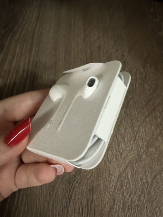 Casti cu fir originale Apple noi