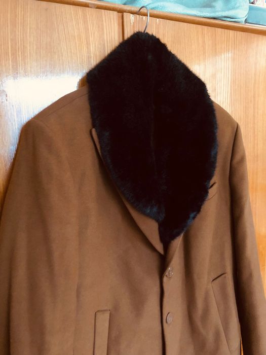 Мъжко палто с яка