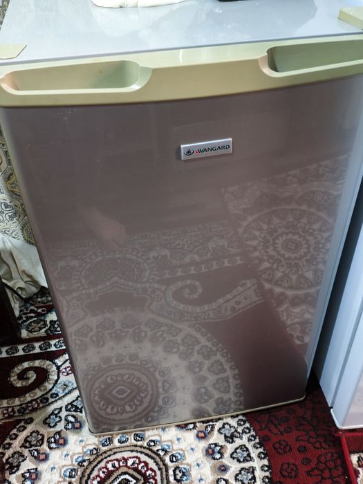 Холодилник Avangard