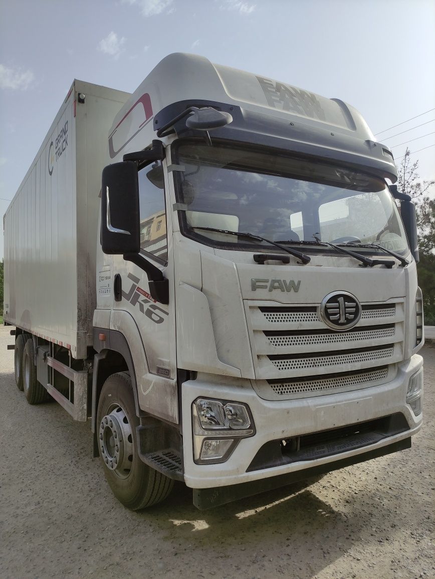 FAW русумли 20 тонна юк кобилятли  сув ташувчи ва бортли вчи