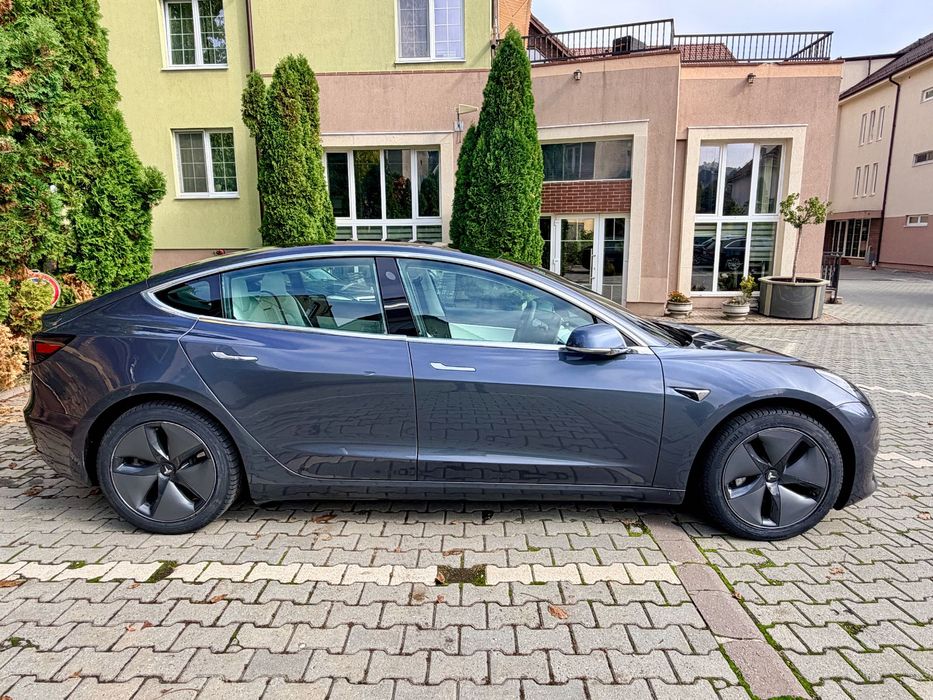 Tesla Model 3 Standard Range Plus – August 2020