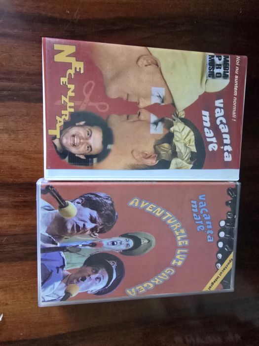 Două casete vhs,cu Vacanta Mare, 45 de lei