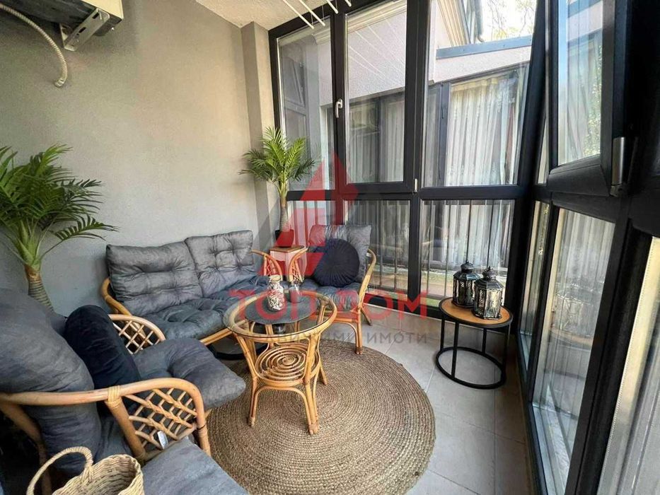 Дава се под наем Тристаен апартамент в Варна, Център - 74 кв.м за 1100 € - Снимка #12