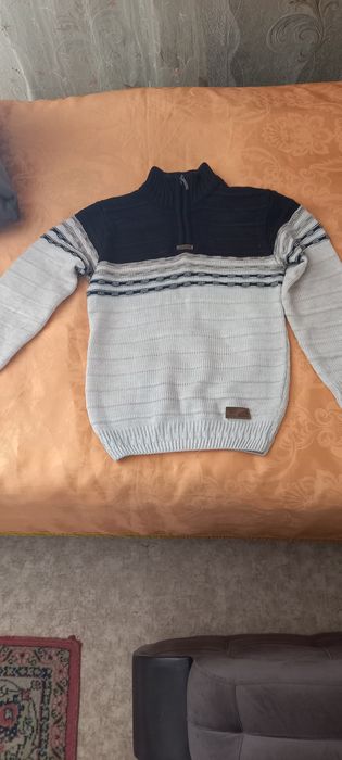 Продам теплую кофту