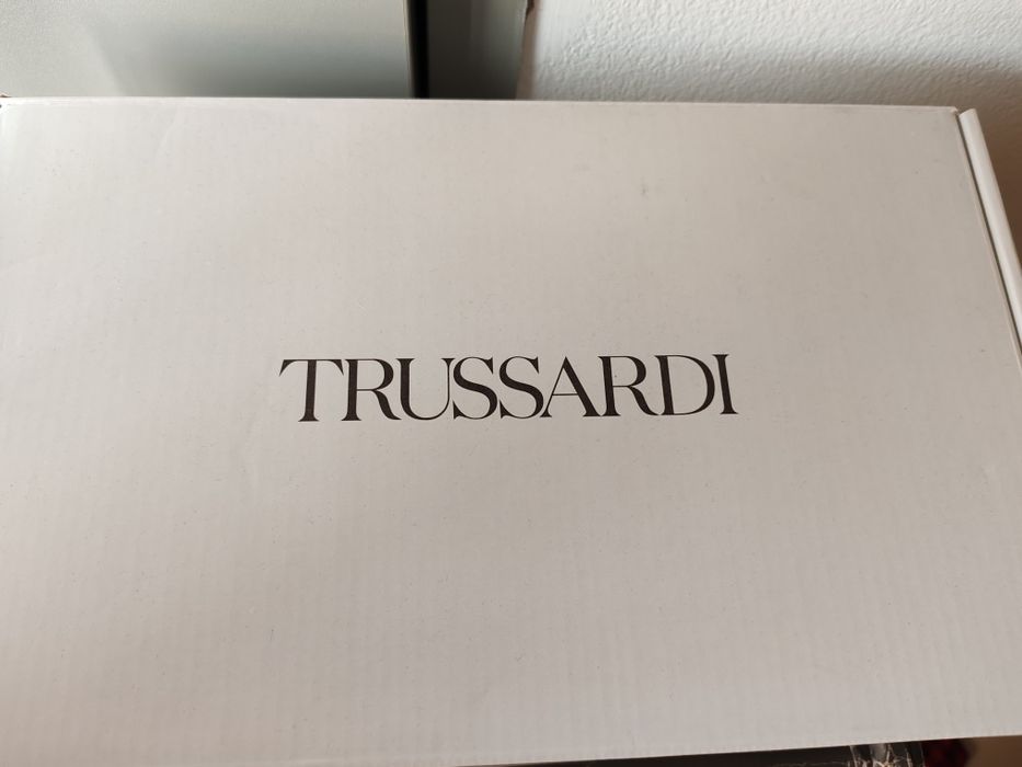 Vind adidași Trusardi din piele eleganti