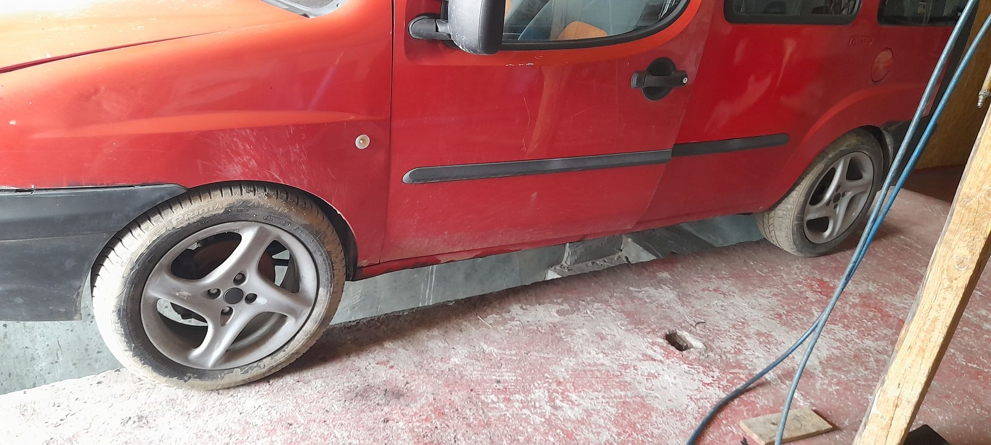 Vând set roti fiat Doblo.1.9 16 tzoli