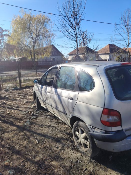 Vând Renault scenic 1