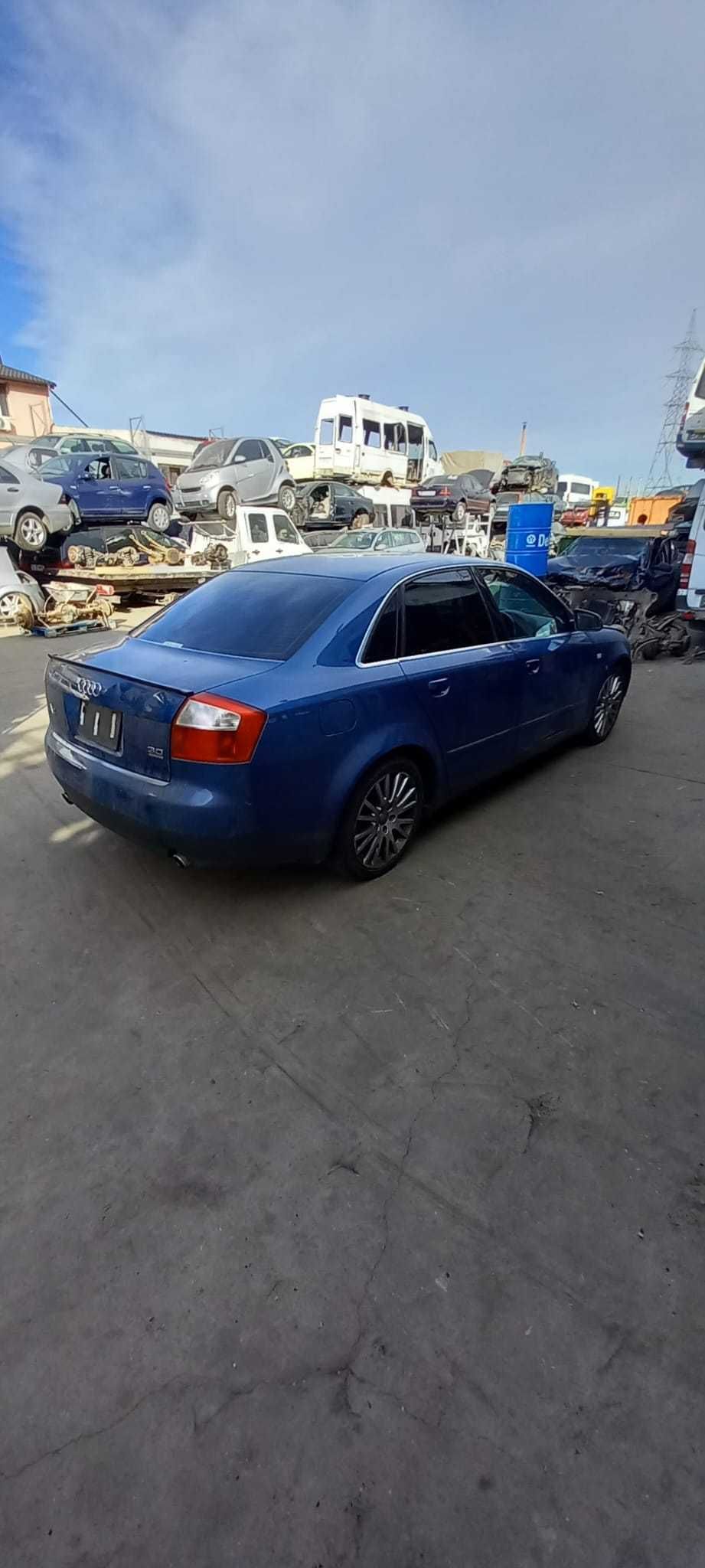 Audi a4  AN 2003 Dezmembrez/Dezmembram