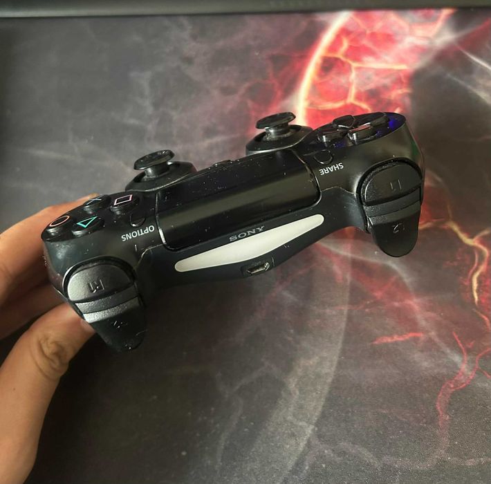 Sony Ps4 1TB + 1 контролер