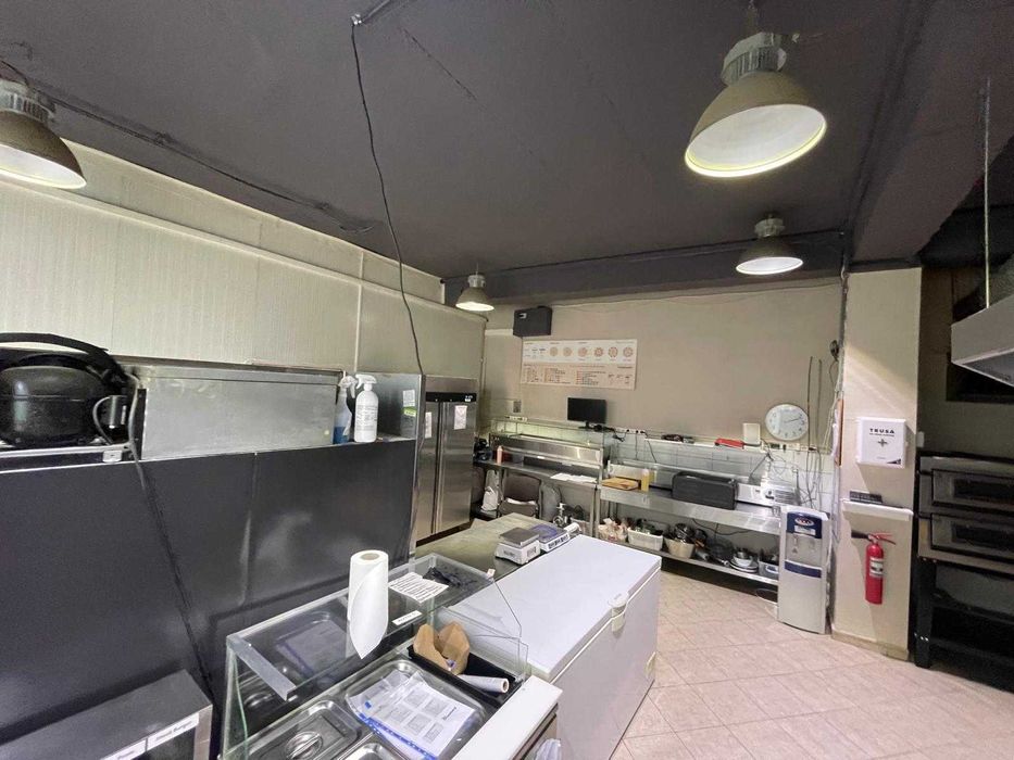 Spațiu comercial Birouri Horeca Productie Catering Hala Pizzerie 100mp