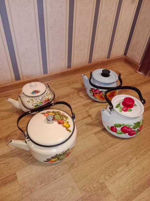 Продам чайники на 3 л в хорошем состоянии