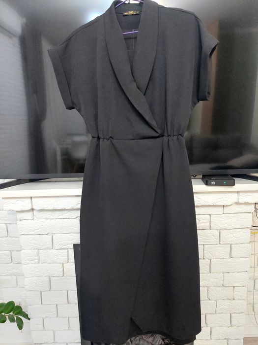 Продам чёрное  платье