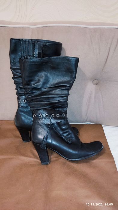 Продам кожаные демисезонные р. 38