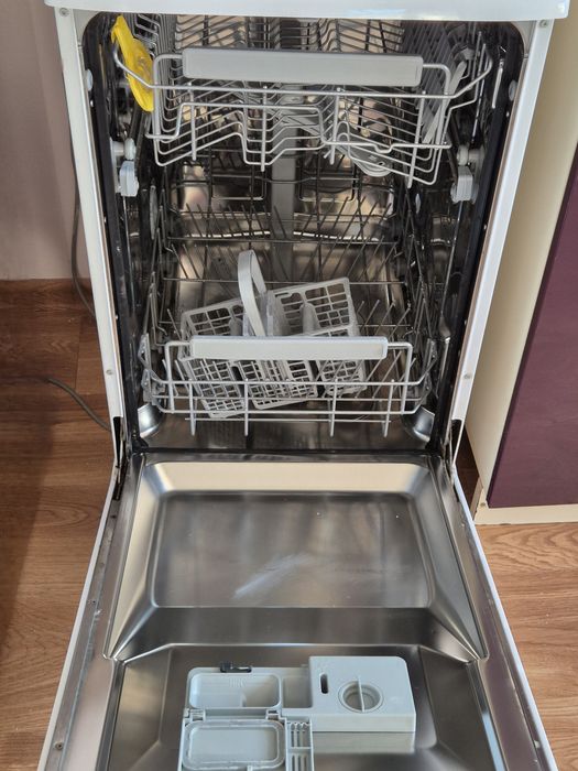 Masina de spalat vase 45 cm