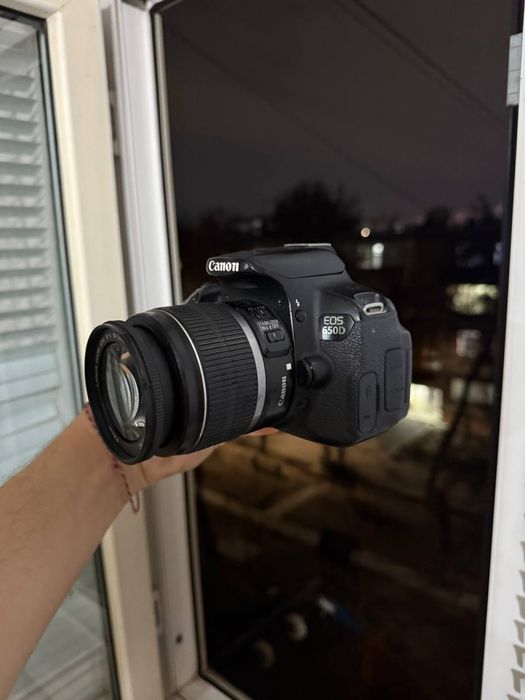 Продаю камеру Canon 650D