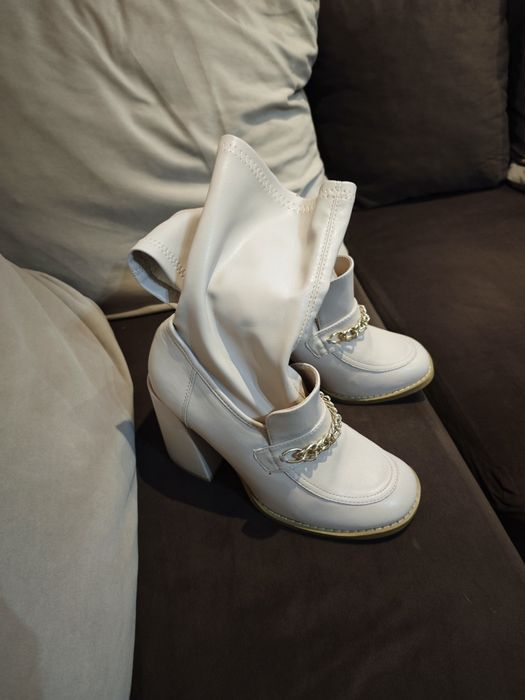 Боти 40 номер прекрасни и модерни,но за съжаление вече високи за мен