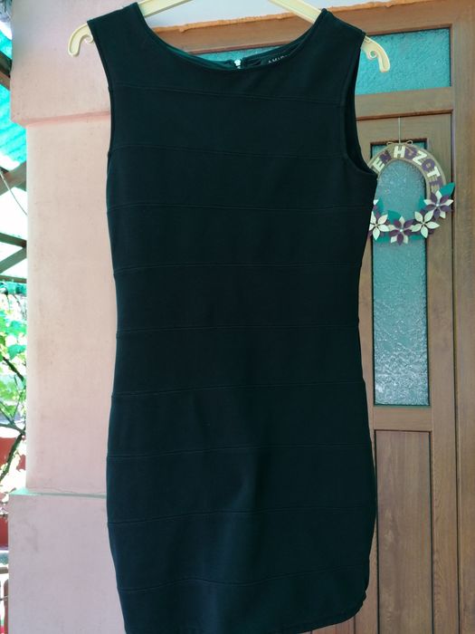 Transport gratuit! Vând rochie Amisu mar . 38