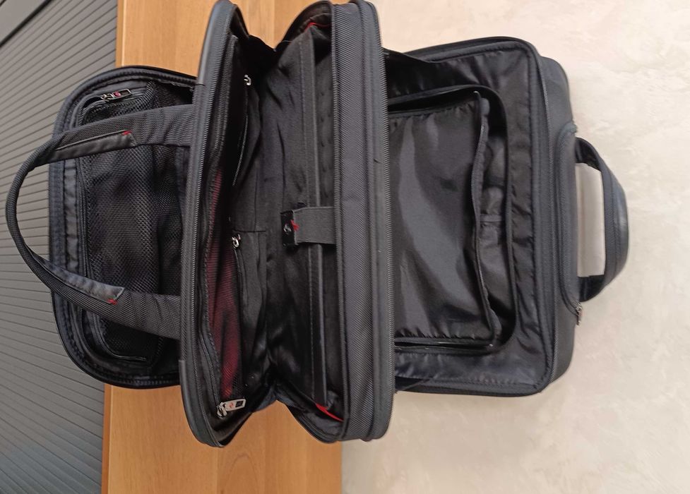 Samsonite- Бизнес Чанта-Като Нова