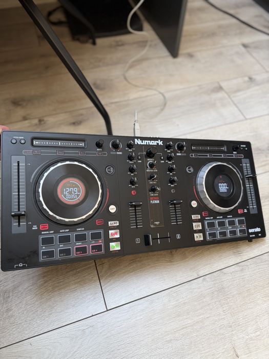 Numark Mixtrack Platinum [+ПОДАРЪК]