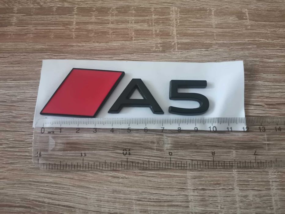 черна емблема Audi A5 нов стил