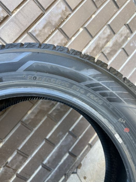 Yokohama 205/55/16 срок использование 3м зимой !