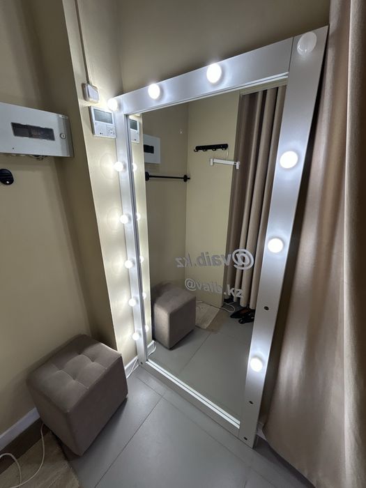 Продам зеркало с подсветкой