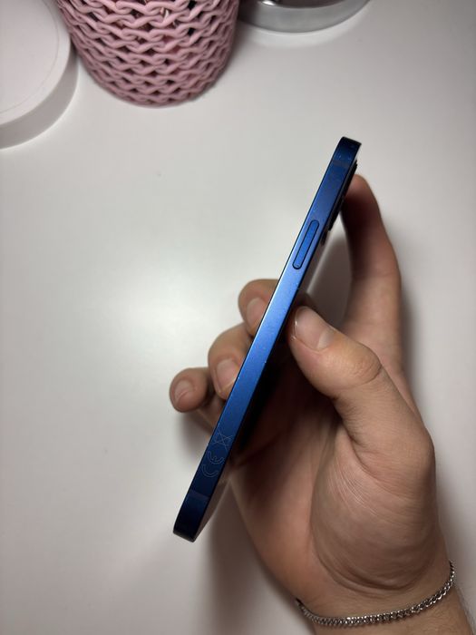 Iphone 12 normal 128gb 79% baterie