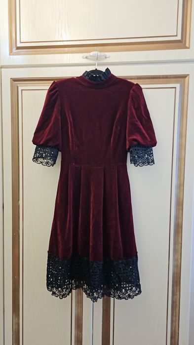 Платья от бренда Velvet 42р нарядная