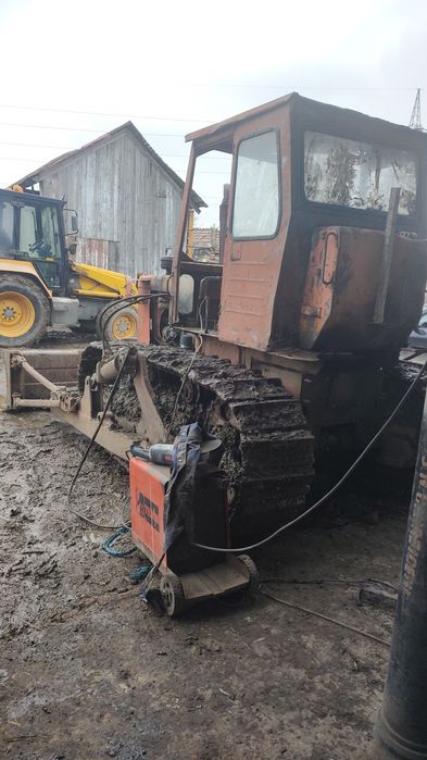 Buldozer S651,utilajul lucreaza