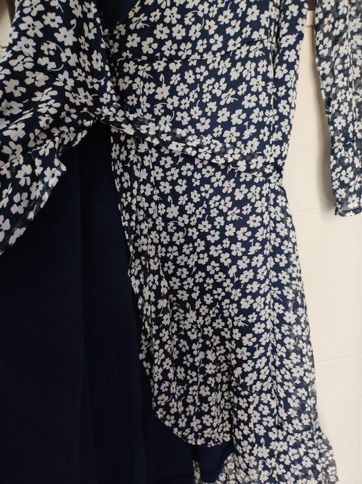 Рокля тип "Прегърни ме"