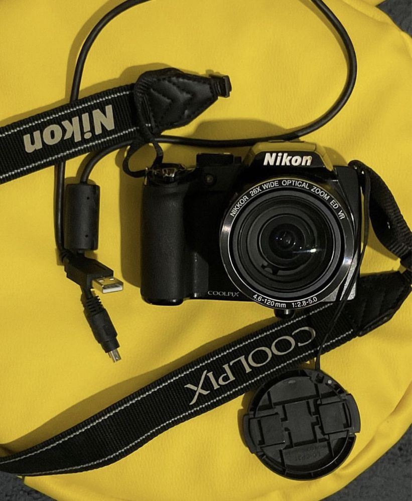 camera/aparat foto NIKON COOLPIX P100 (ecran ajustabil)