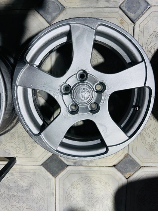 Титанка тойота карина е ед поло калдина