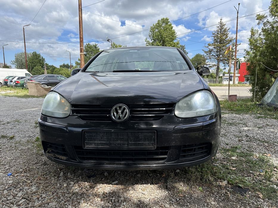 Голф 5 2.0 дизел 2004. Г 6 ск само на части