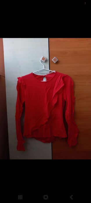 Bluză nouă goală la spate